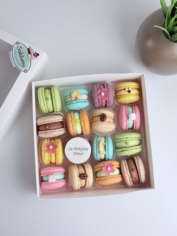 Macarons rinkinys mokytojams 16vnt